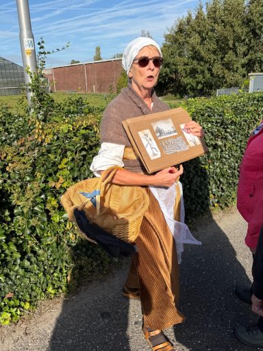 Toneelspelers onderweg met mooie verhalen