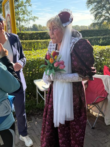 Toneelspelers onderweg met mooie verhalen