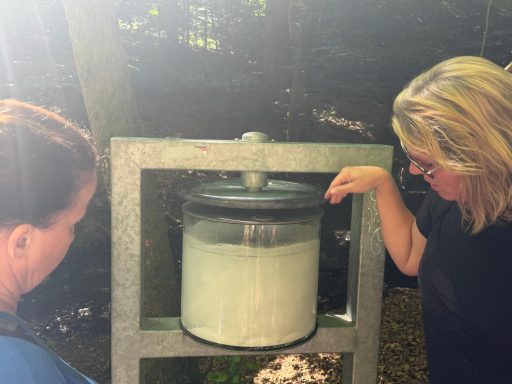 draaien en zien wat stromend water met zand doet