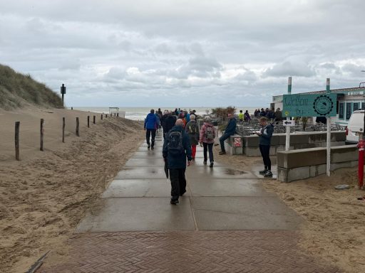naar het strand
